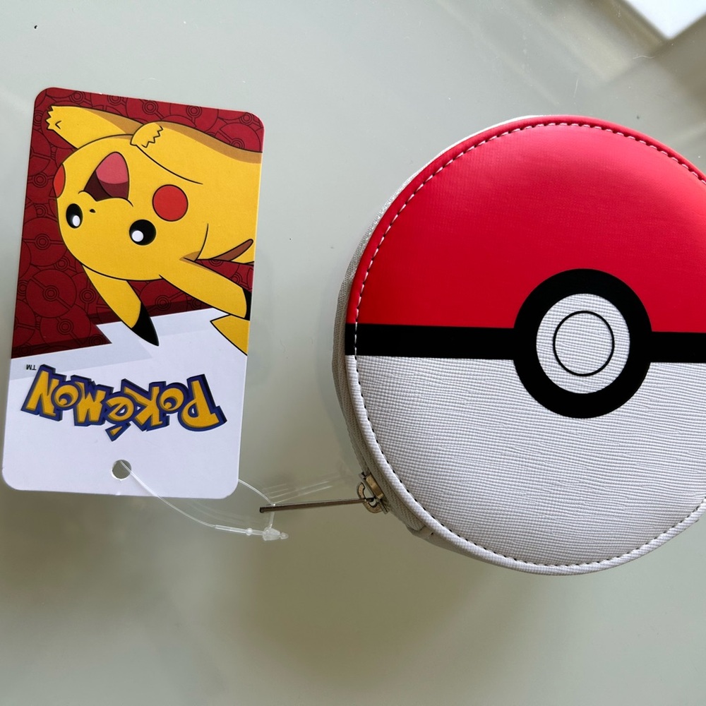 Poké Ball  Coin Purse- Pokémon with lanyard.